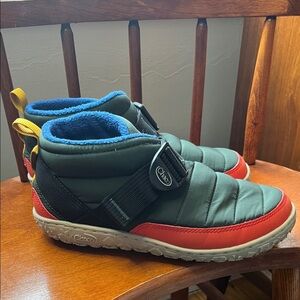 Chaco Ramble Puff Green and Red Shoes Women’s Size 6.5